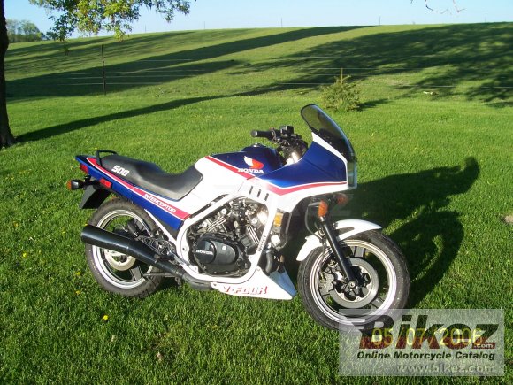 1985 Honda VF 500 F photo